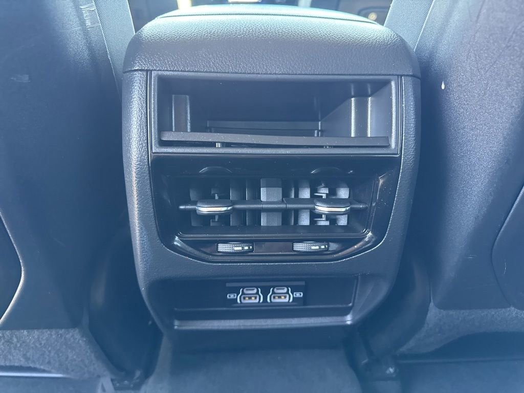 2024 Jeep Grand Cherokee Laredo 4x2