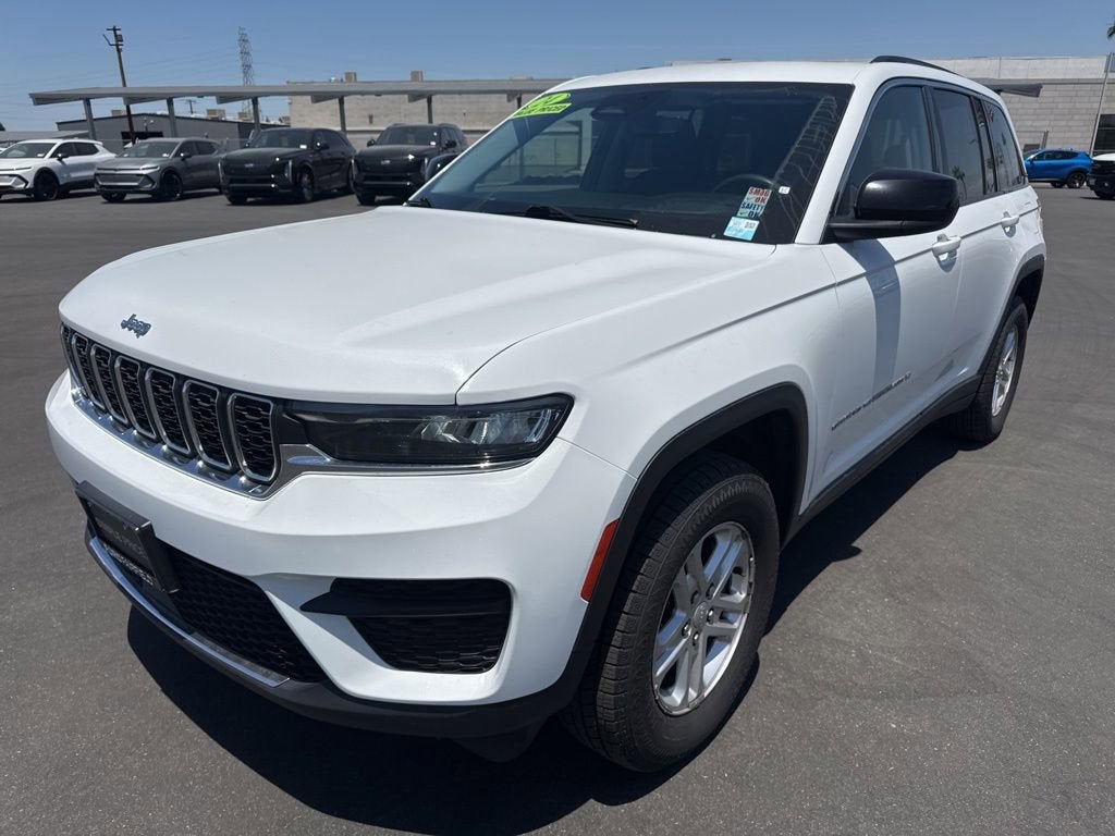 2024 Jeep Grand Cherokee Laredo 4x2