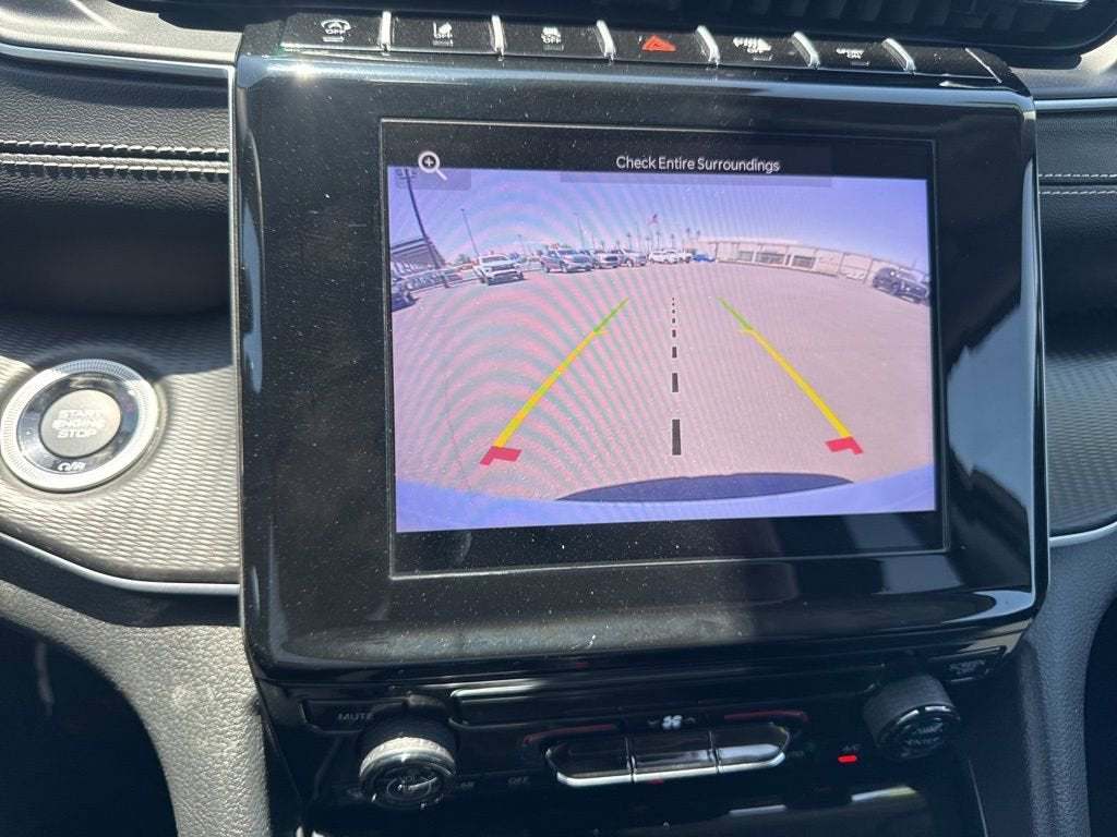 2024 Jeep Grand Cherokee Laredo 4x2