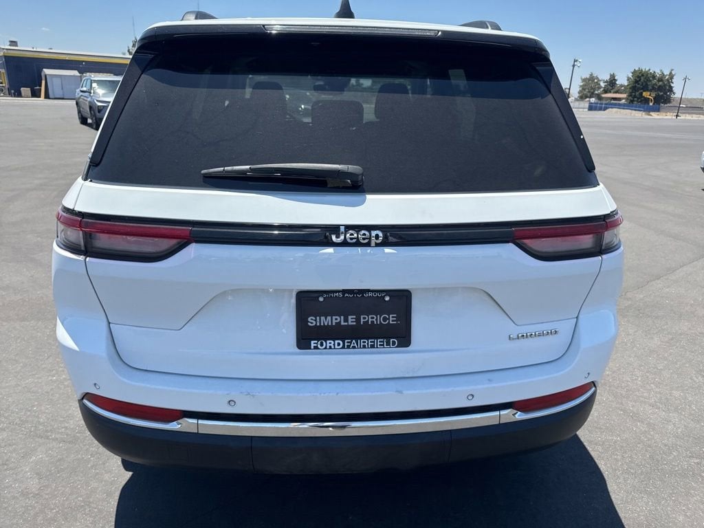 2024 Jeep Grand Cherokee Laredo 4x2