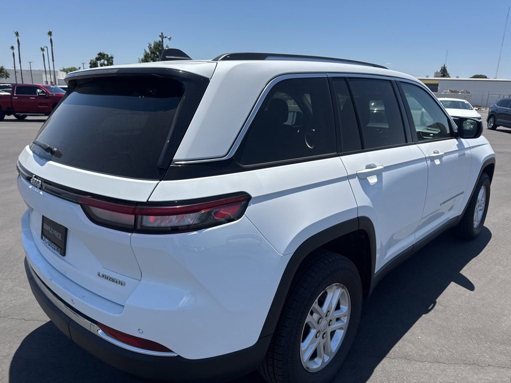 2024 Jeep Grand Cherokee Laredo 4x2