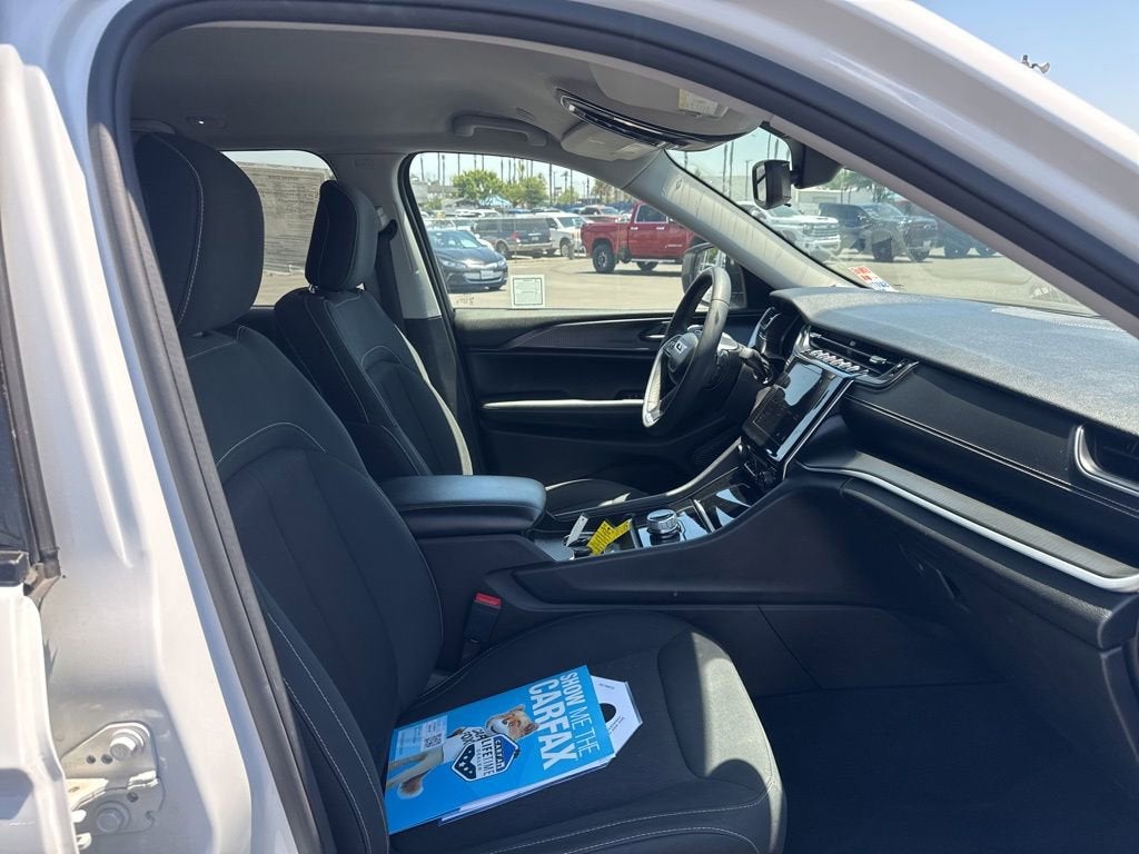 2024 Jeep Grand Cherokee Laredo 4x2