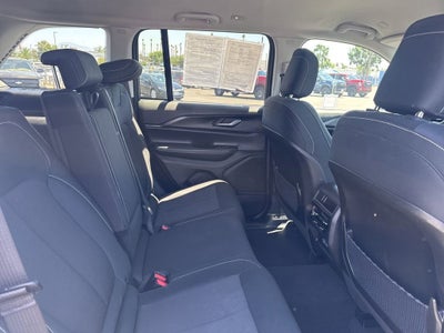 2024 Jeep Grand Cherokee Laredo 4x2