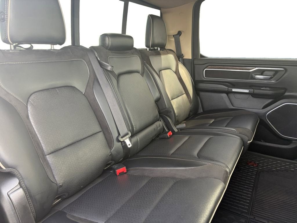 2019 RAM 1500 Laramie Crew Cab 4x4 5'7" Box