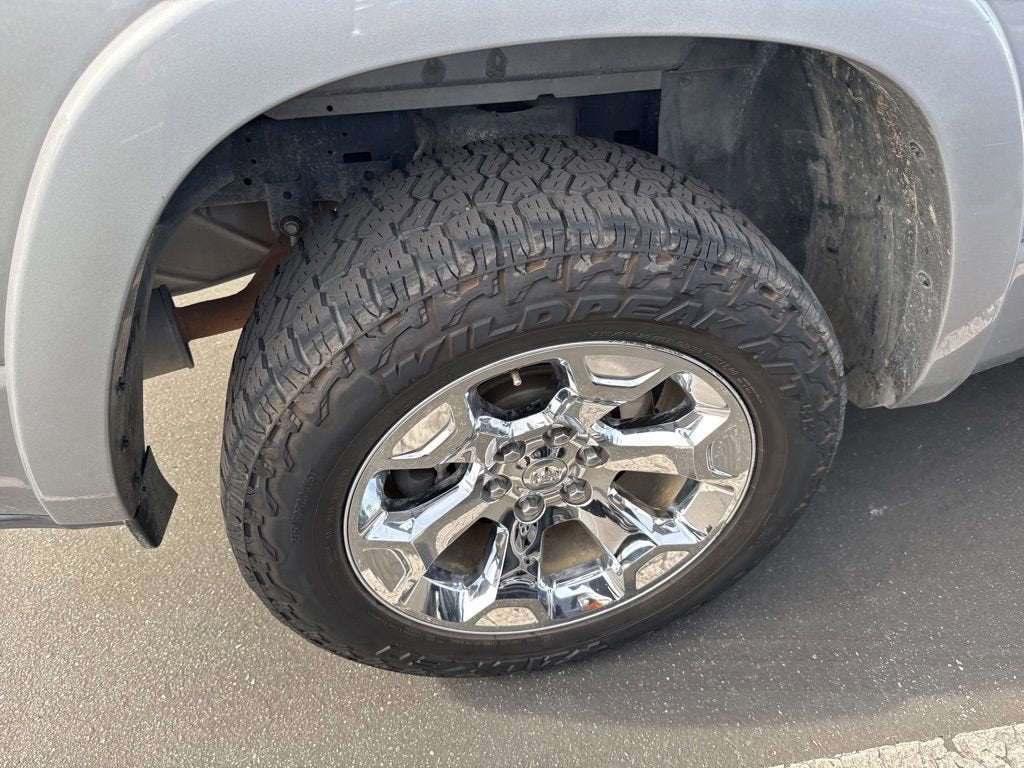 2019 RAM 1500 Laramie Crew Cab 4x4 5'7" Box