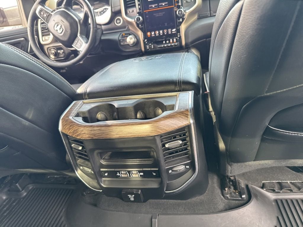 2019 RAM 1500 Laramie Crew Cab 4x4 5'7" Box