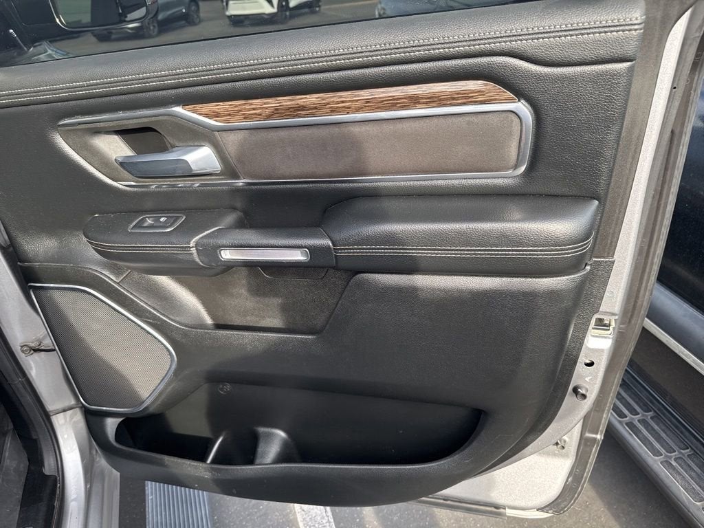 2019 RAM 1500 Laramie Crew Cab 4x4 5'7" Box