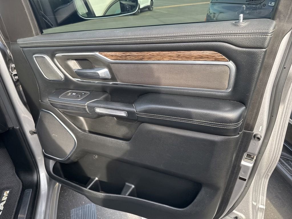 2019 RAM 1500 Laramie Crew Cab 4x4 5'7" Box