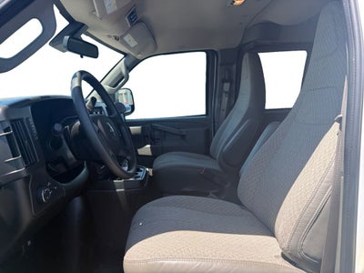 2025 Chevrolet Express Passenger 1LT
