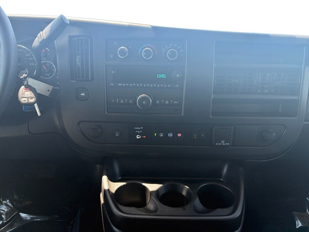 2025 Chevrolet Express Passenger 1LT