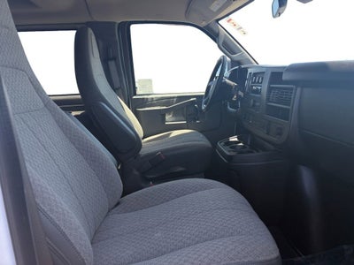 2025 Chevrolet Express Passenger 1LT