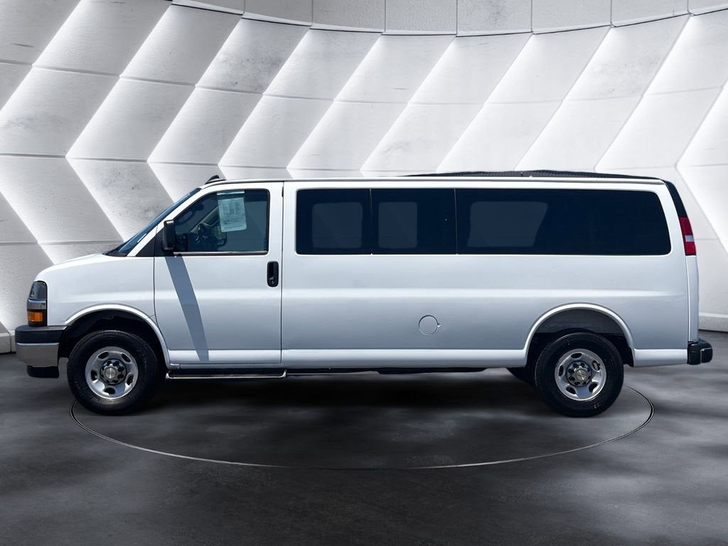 2025 Chevrolet Express Passenger 1LT