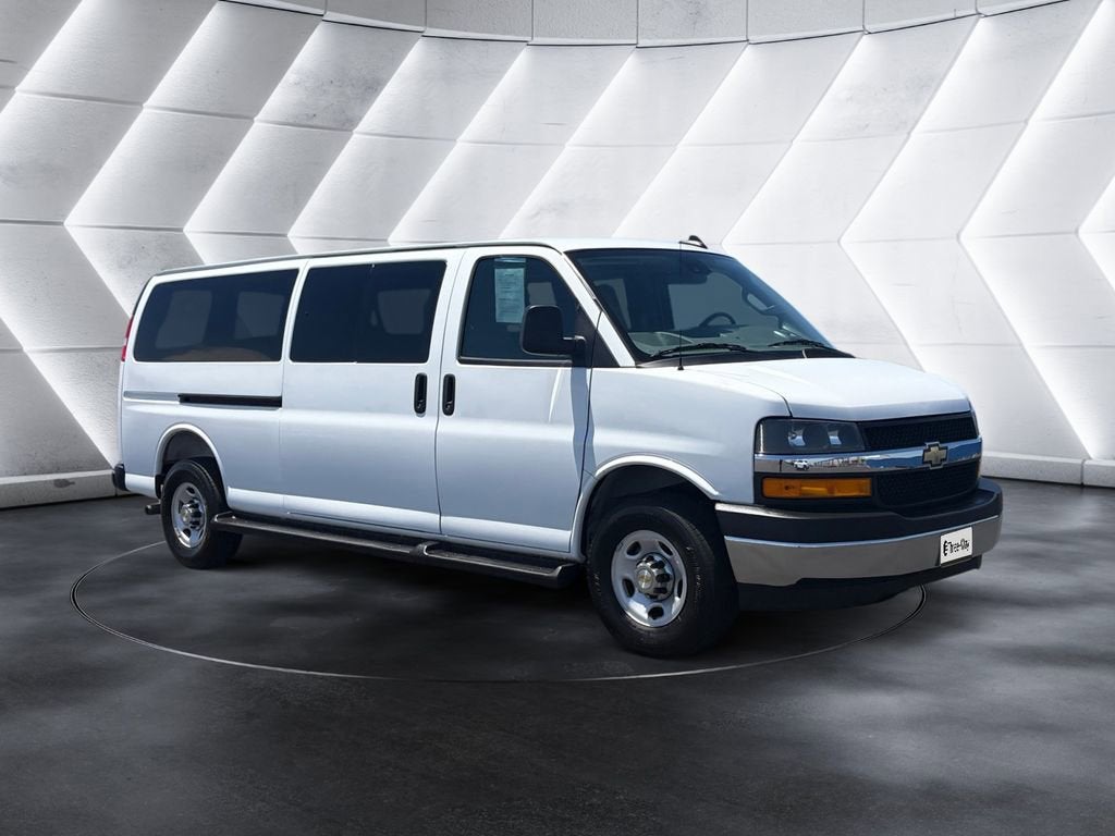 2025 Chevrolet Express Passenger 1LT