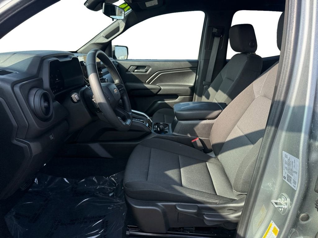 2025 Chevrolet Colorado WT/LT