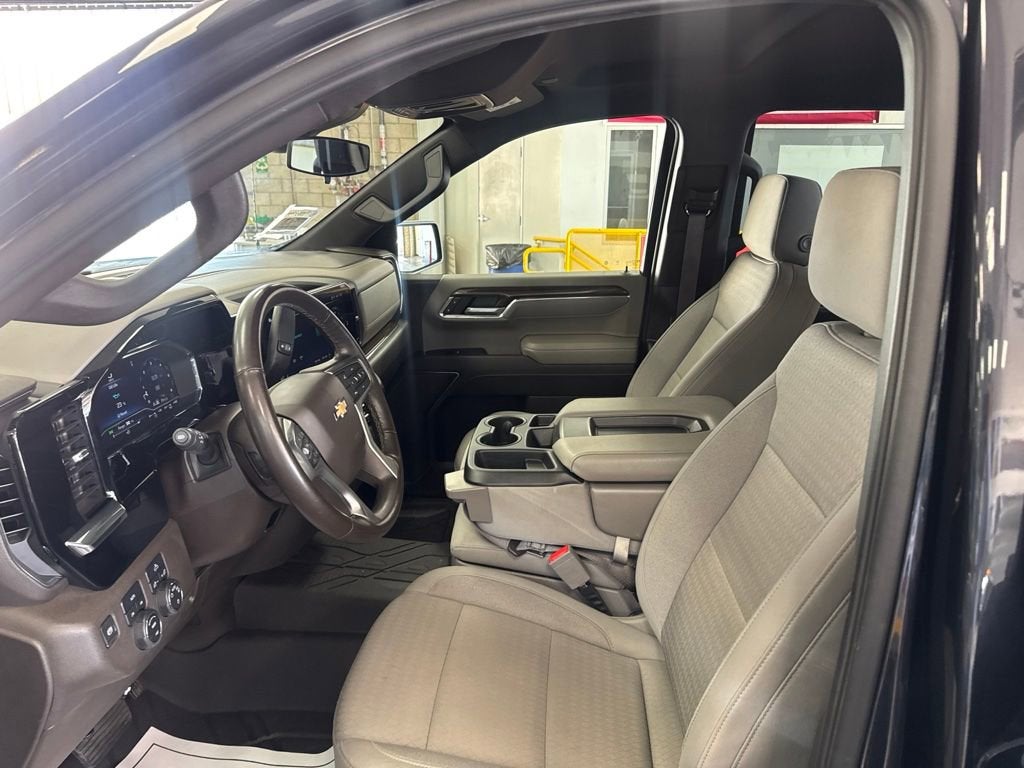 2024 Chevrolet Silverado 1500 LT