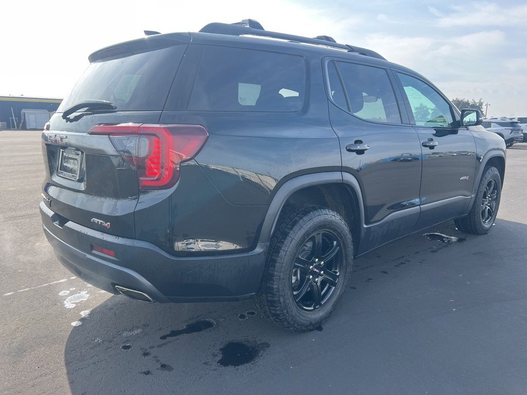 2023 GMC Acadia AT4