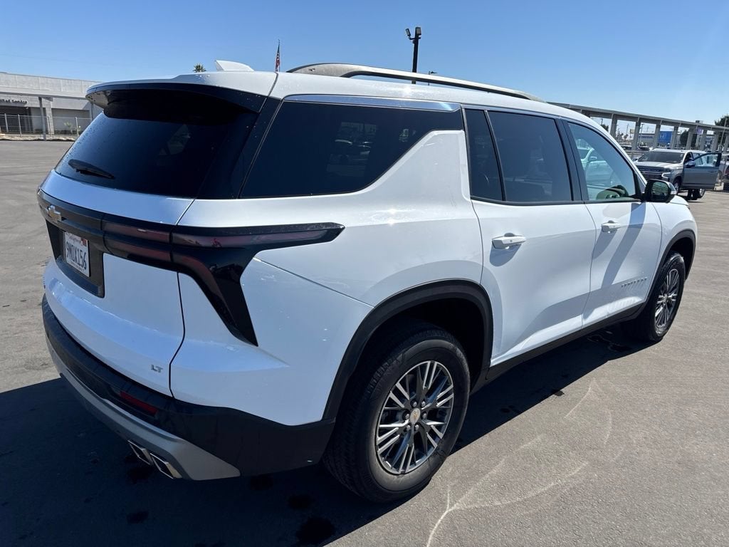 2024 Chevrolet Traverse LT