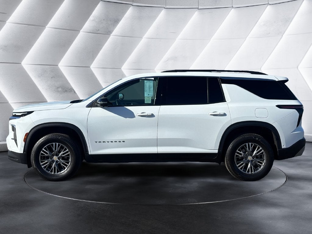 2024 Chevrolet Traverse LT