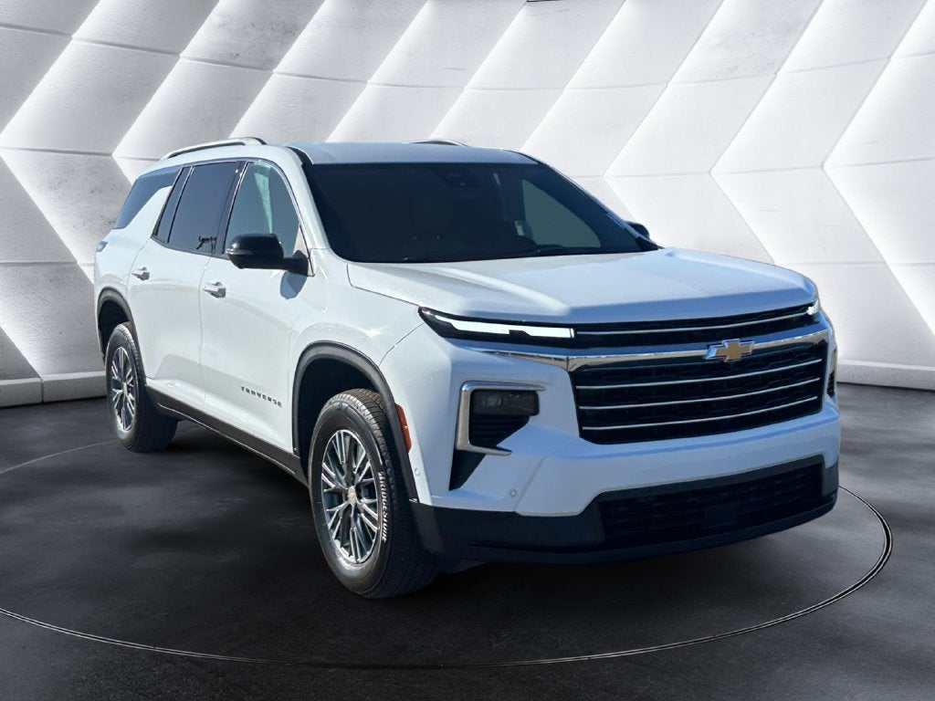 2024 Chevrolet Traverse LT