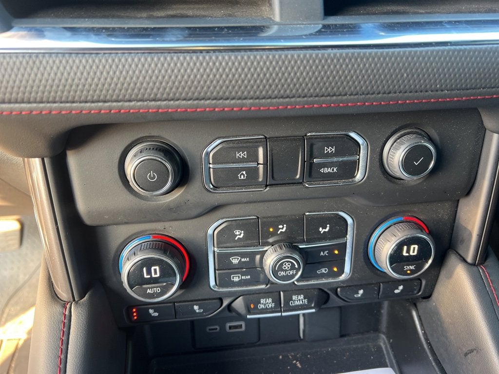 2023 Chevrolet Suburban RST