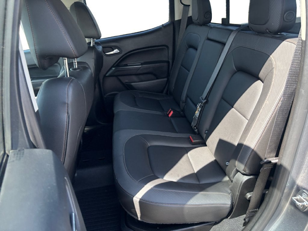 2022 GMC Canyon 4WD AT4 w/Leather
