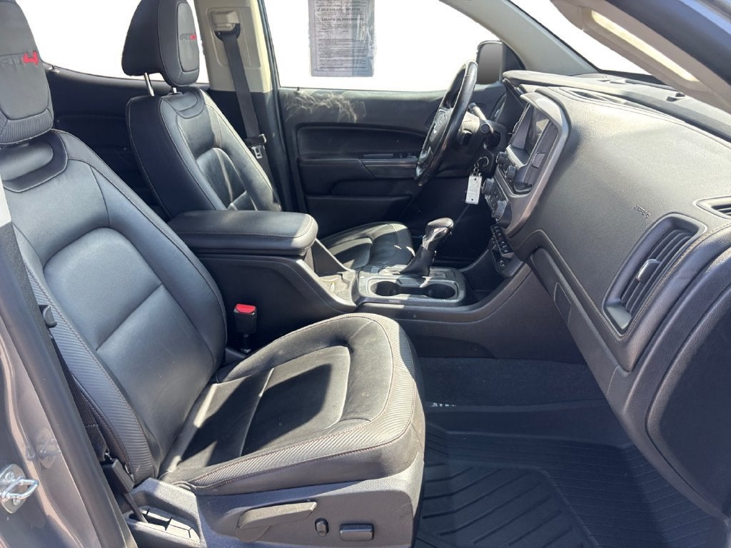 2022 GMC Canyon 4WD AT4 w/Leather