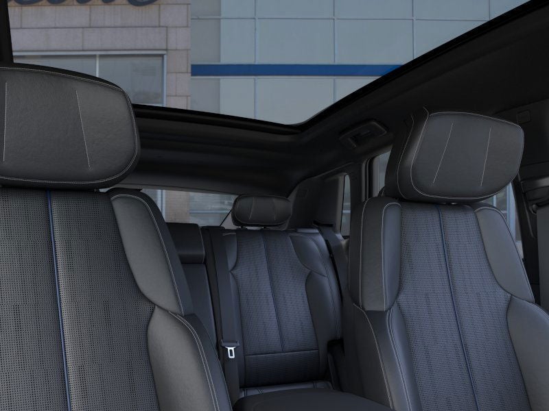 2025 Cadillac LYRIQ Luxury 1