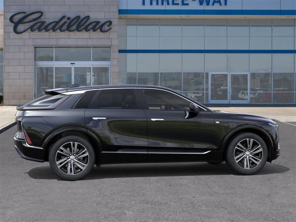 2025 Cadillac LYRIQ Luxury 2