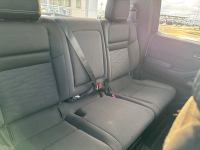 2023 Nissan Frontier SV