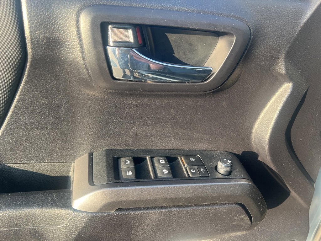 2020 Toyota Tacoma 2WD SR5