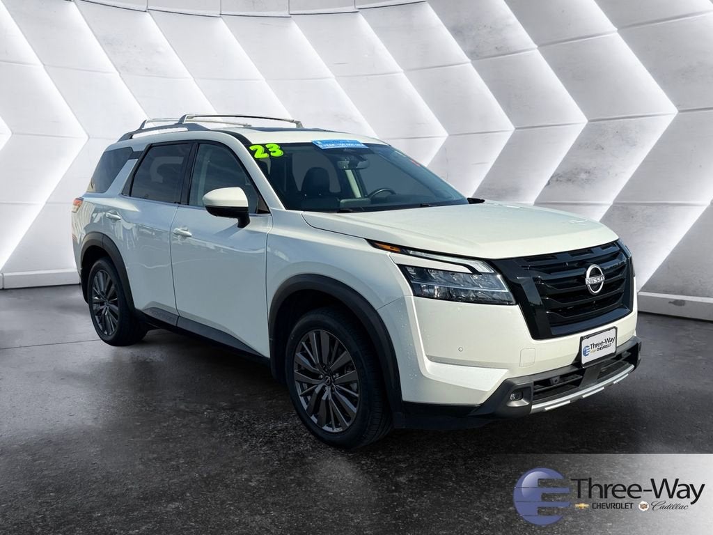 2023 Nissan Pathfinder SL