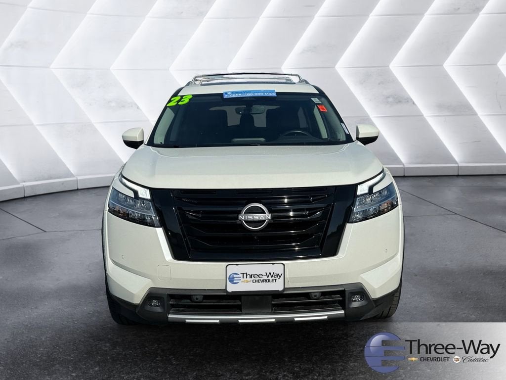 2023 Nissan Pathfinder SL