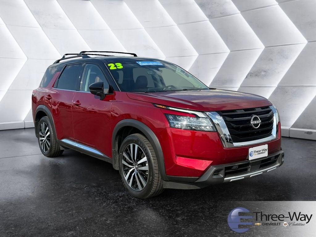 2023 Nissan Pathfinder Platinum