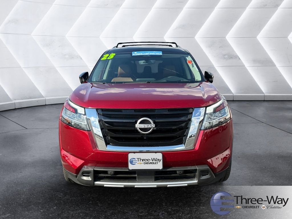 2023 Nissan Pathfinder Platinum