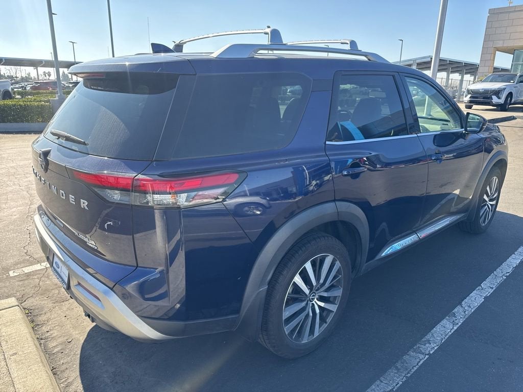 2022 Nissan Pathfinder Platinum