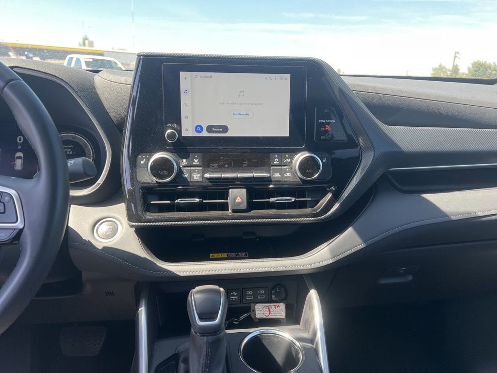 2025 Toyota Highlander LE
