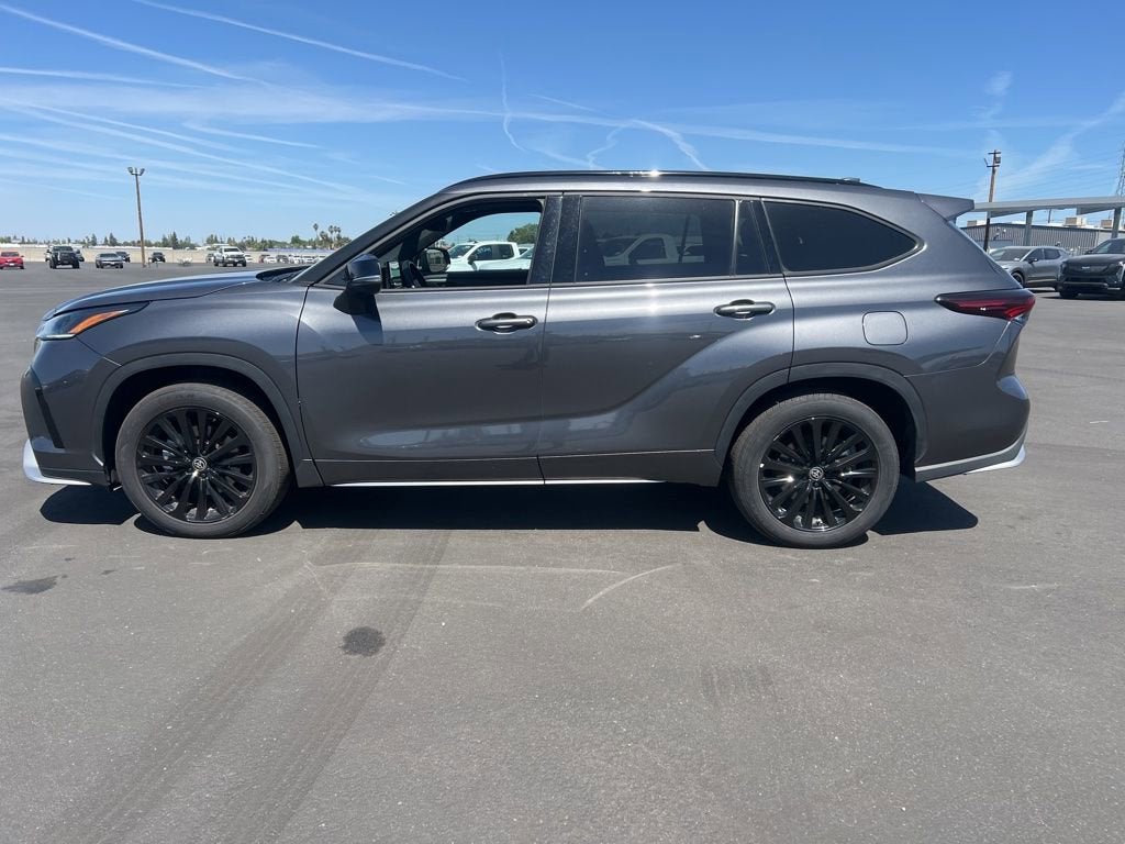 2025 Toyota Highlander LE