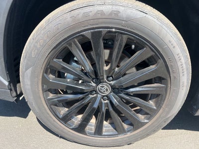 2025 Toyota Highlander LE
