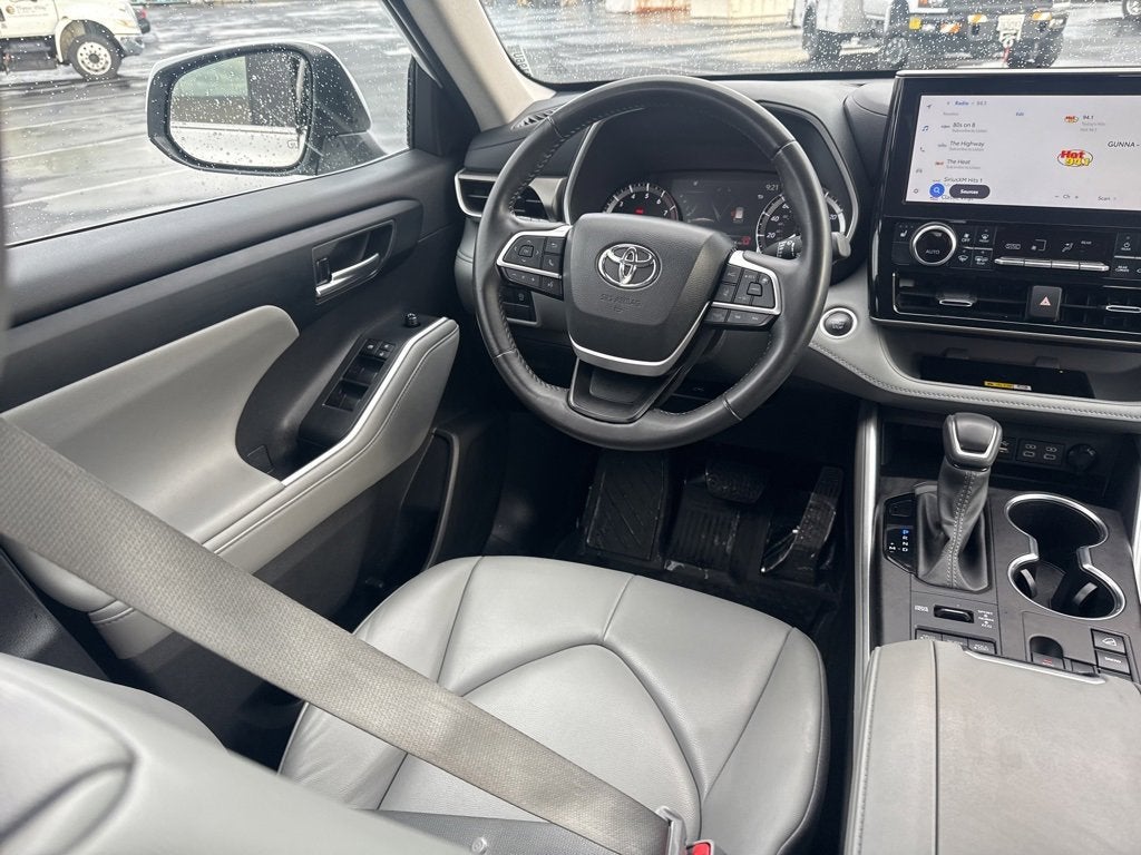 2024 Toyota Highlander LE