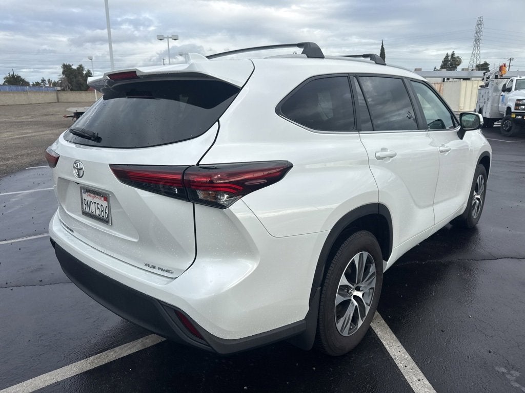 2024 Toyota Highlander LE