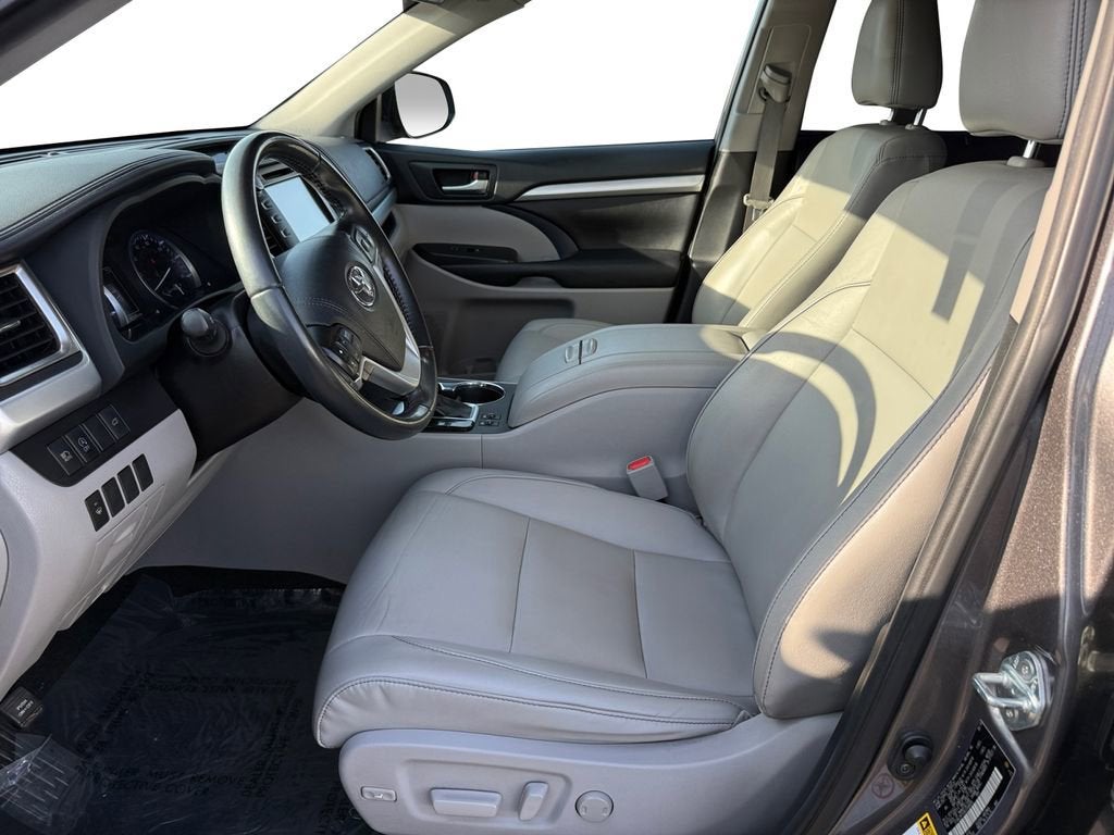 2019 Toyota Highlander SE