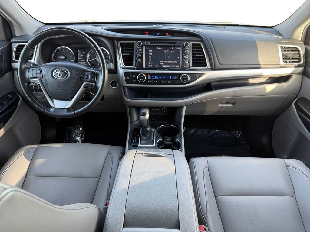 2019 Toyota Highlander SE