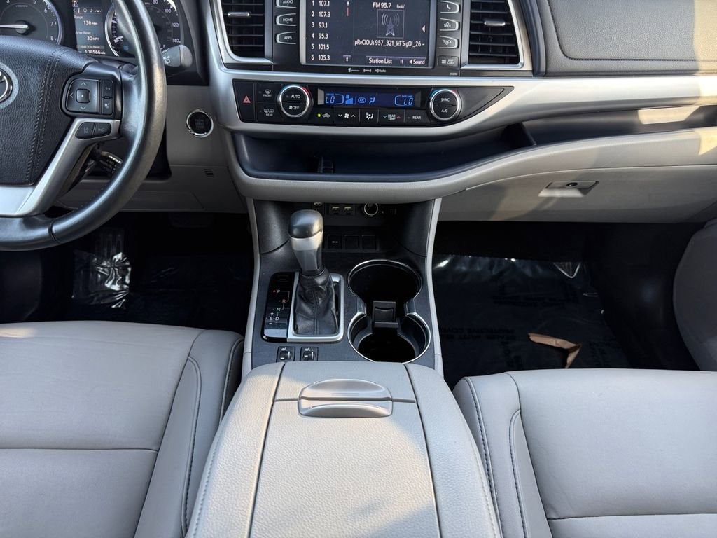 2019 Toyota Highlander SE