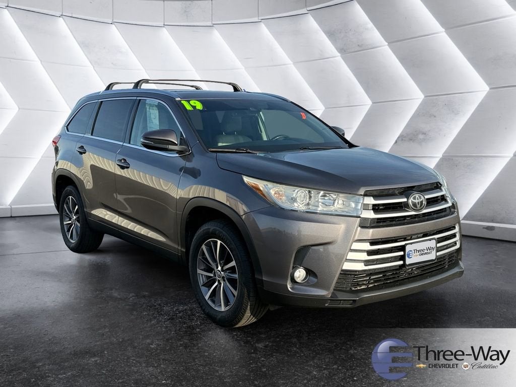 2019 Toyota Highlander SE