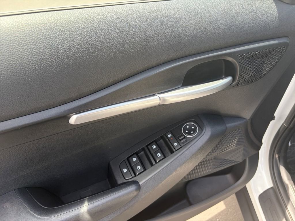 2025 Kia Seltos LX
