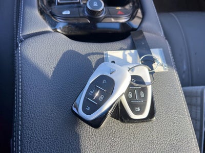 2025 VINFAST VF 8 Eco