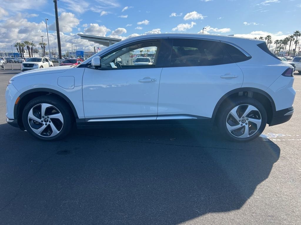 2025 VINFAST VF 8 Eco